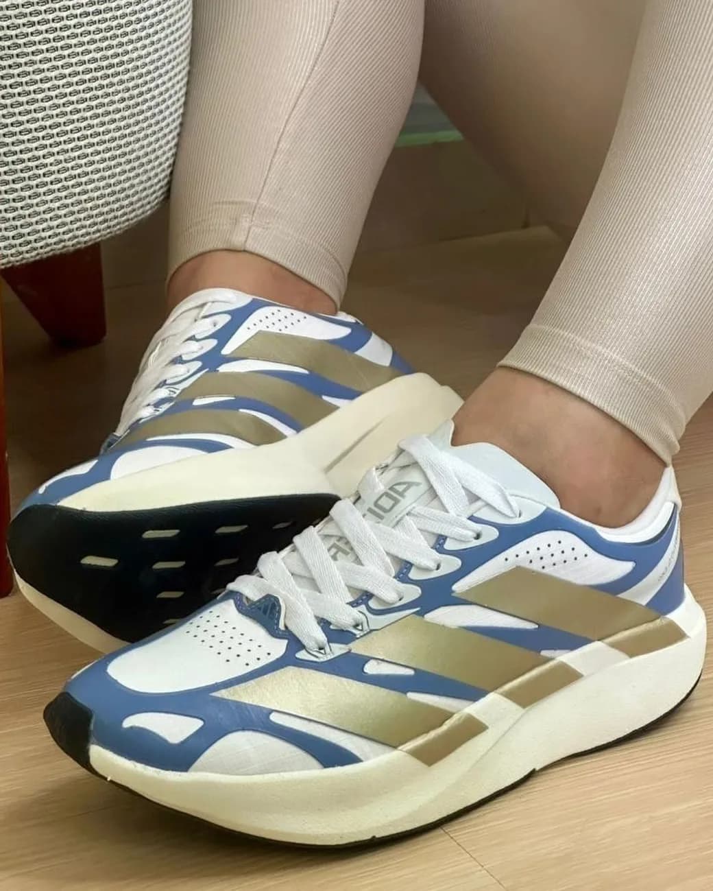 Adidas azul e dourado — Adidas, KANTON