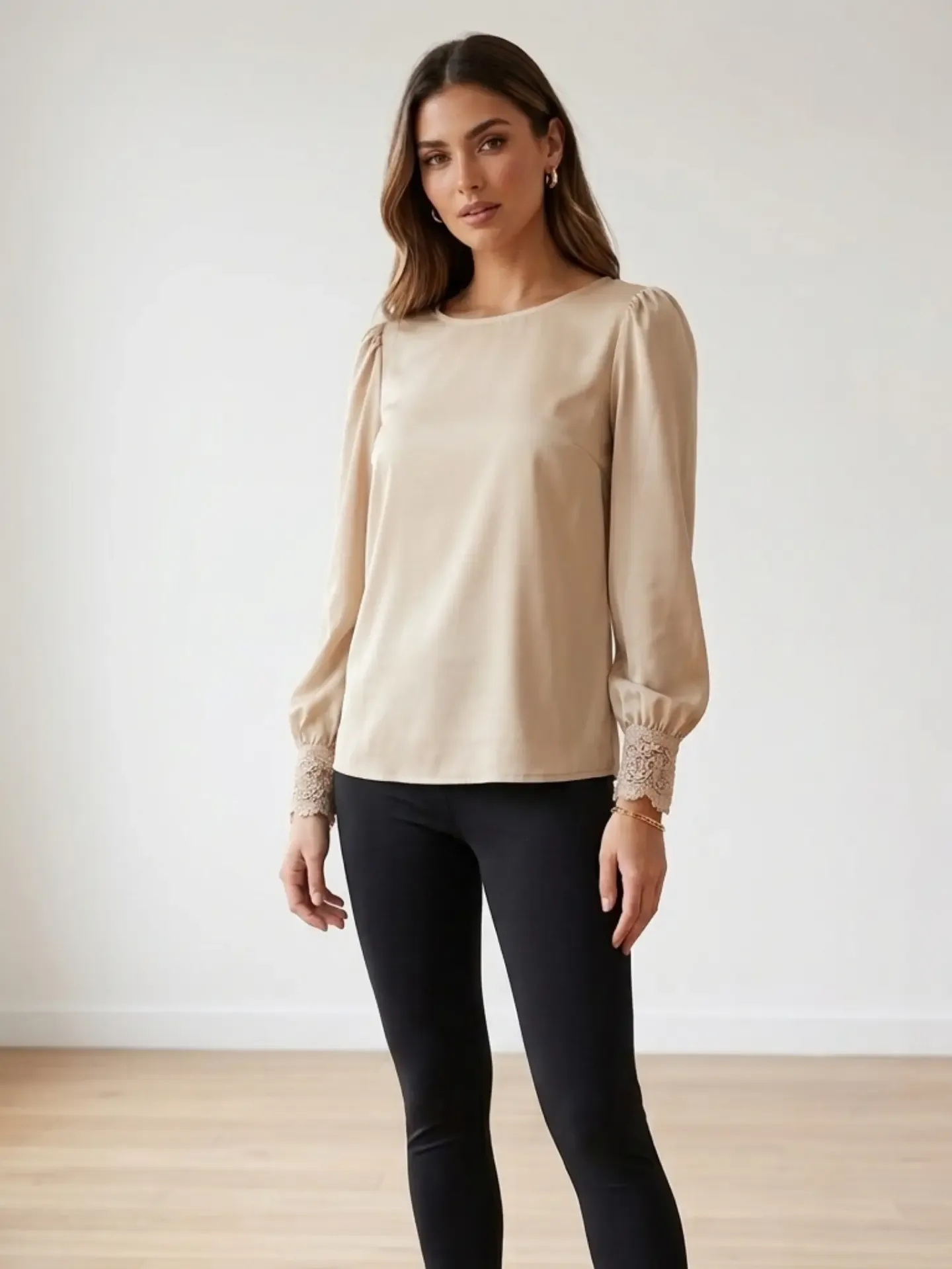 Blusa de cetim bege manga bufante, KANTON