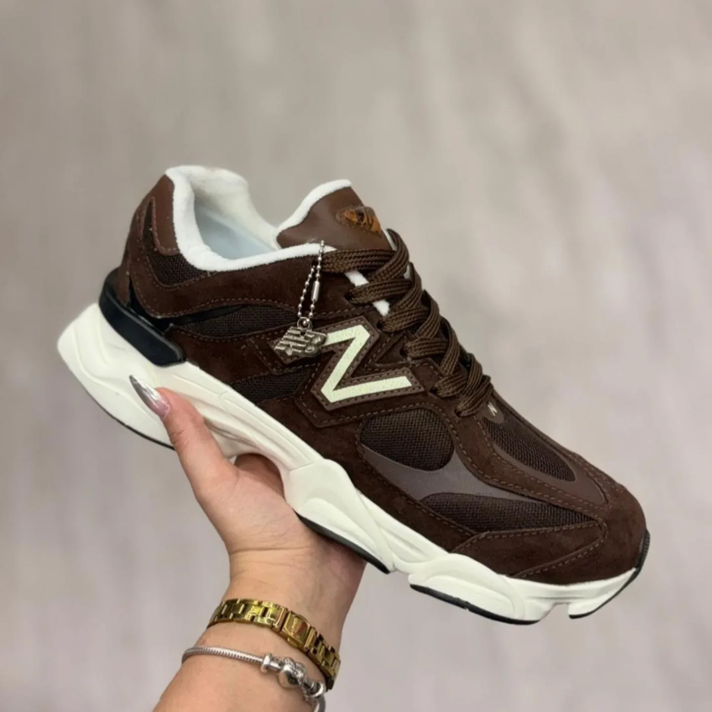 New Balance 9060 marrom e creme — New Balance, KANTON