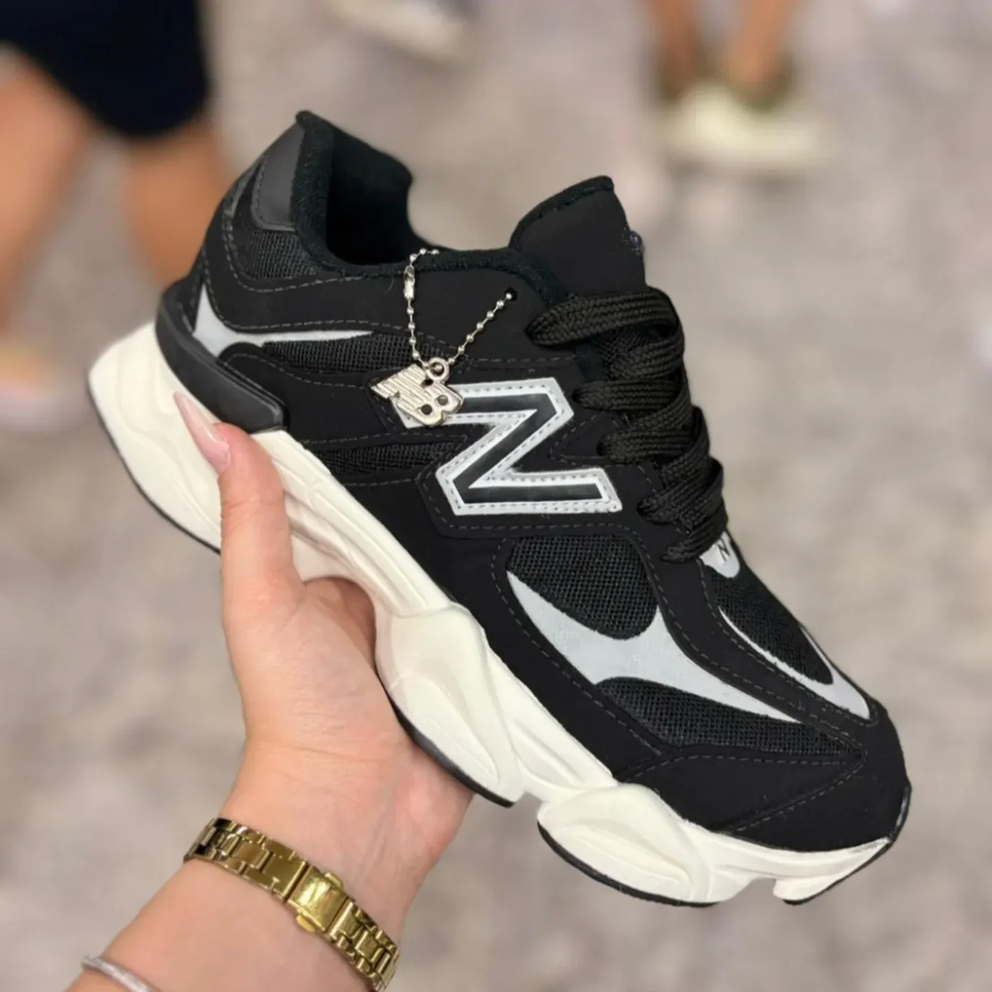 New Balance 9060 preto e branco — New Balance, KANTON